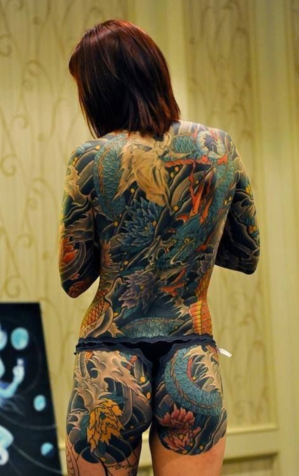 Tatouages ​​au dos provocants avec goût pour les femmes