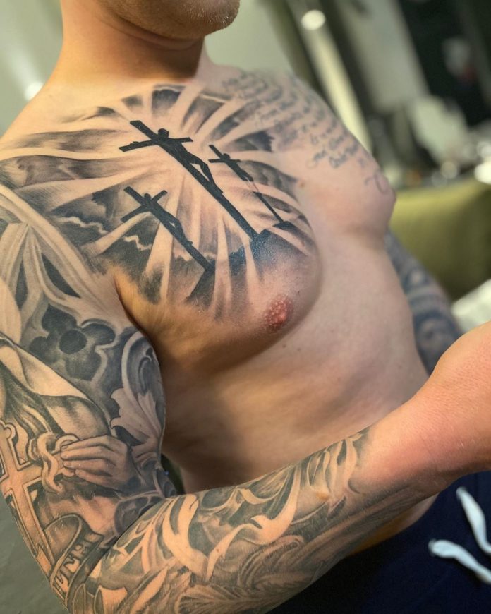 26 3-40 tatouages ​​croisés pour hommes