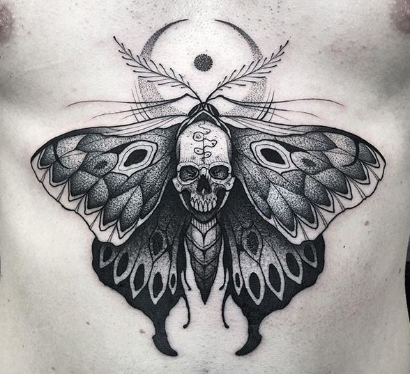 Papillon Dotwork avec tatouage de crâne